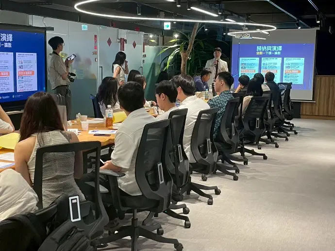 森活商務中心場地租借開放中，共享長桌區